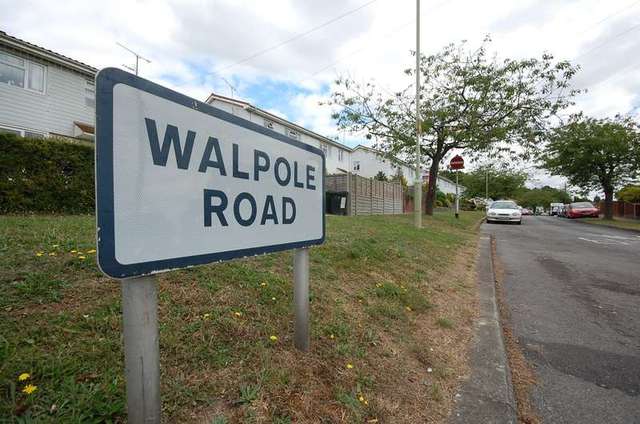  Image of 4 bedroom Detached house to rent in Walpole Road Winchester SO22 at Stanmore  Winchester, SO22 4ER