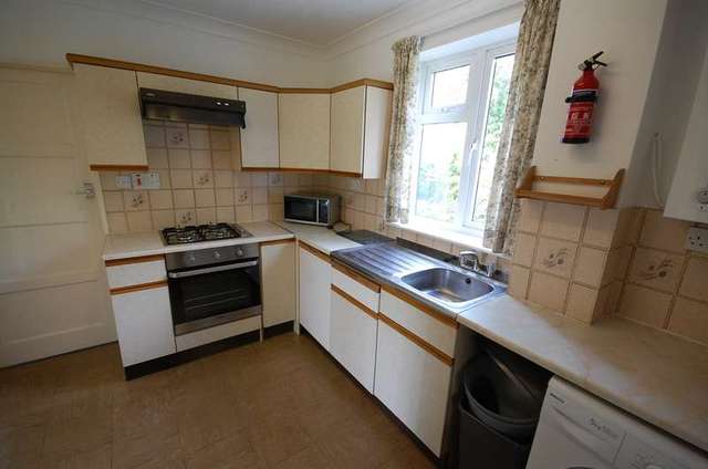  Image of 4 bedroom Detached house to rent in Walpole Road Winchester SO22 at Stanmore  Winchester, SO22 4ER