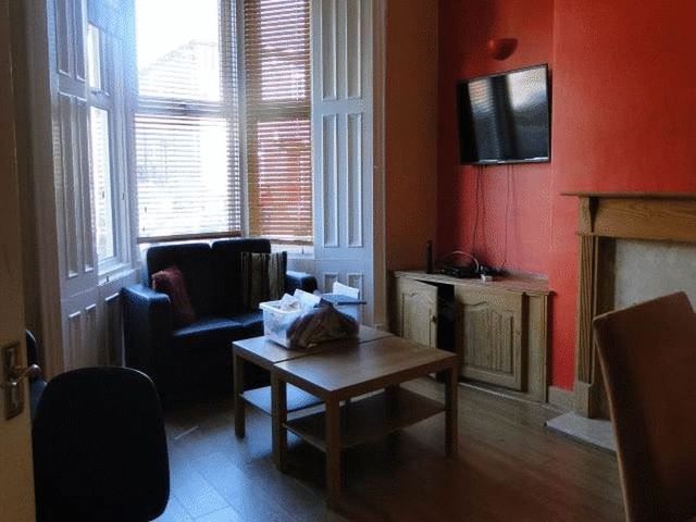  Image of 6 bedroom Detached house to rent in Stannington Avenue Heaton Newcastle upon Tyne NE6 at Stannington Avenue Array Byker, NE6 5AA