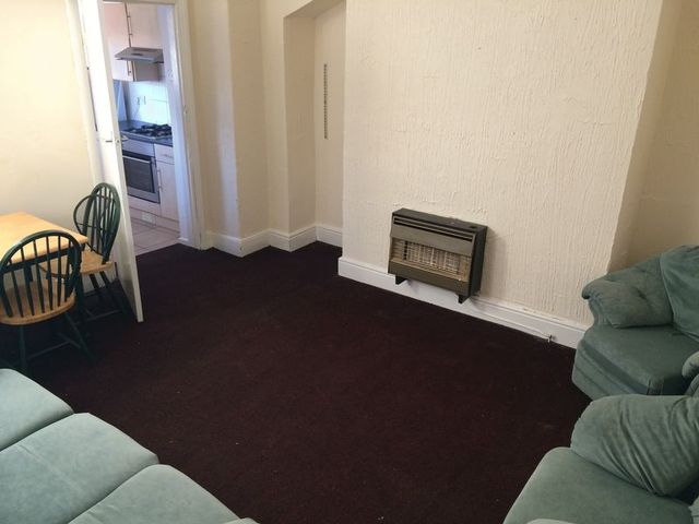  Image of 3 bedroom Flat to rent in Stanton Street Newcastle upon Tyne NE4 at Stanton Street Array Blakelaw, NE4 5LE