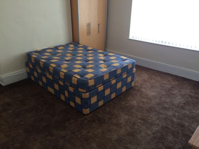 Image of 3 bedroom Flat to rent in Stanton Street Newcastle upon Tyne NE4 at Stanton Street Array Blakelaw, NE4 5LE