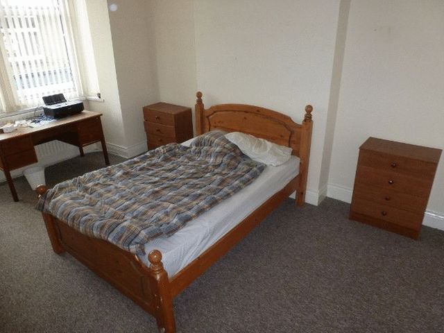  Image of 3 bedroom Flat to rent in Station Road Gosforth Newcastle upon Tyne NE3 at Station Road Gosforth Gosforth, NE3 1QD