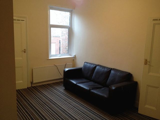  Image of 3 bedroom Flat to rent in Station Road Gosforth Newcastle upon Tyne NE3 at Station Road Gosforth Gosforth, NE3 1QD