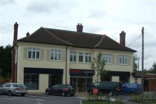  Image of 2 bedroom Flat to rent in Station Road Cuffley Potters Bar EN6 at Potters Bar, EN6 4HX