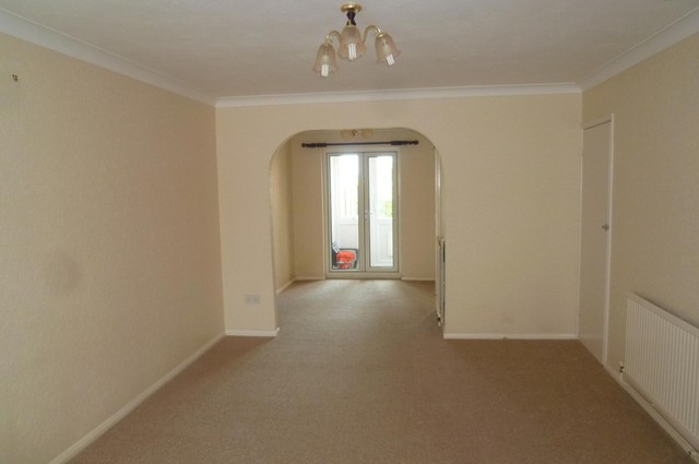  Image of 3 bedroom Semi-Detached house to rent in Stoneage Close Bognor Regis PO22 at Bognor Regis, PO22 9QN