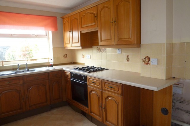  Image of 3 bedroom Semi-Detached house to rent in Stoneage Close Bognor Regis PO22 at Bognor Regis, PO22 9QN