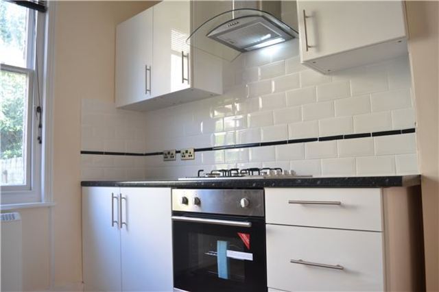  Image of 1 bedroom Flat for sale in Stonefield Road Hastings TN34 at East Sussex, TN34 1QE