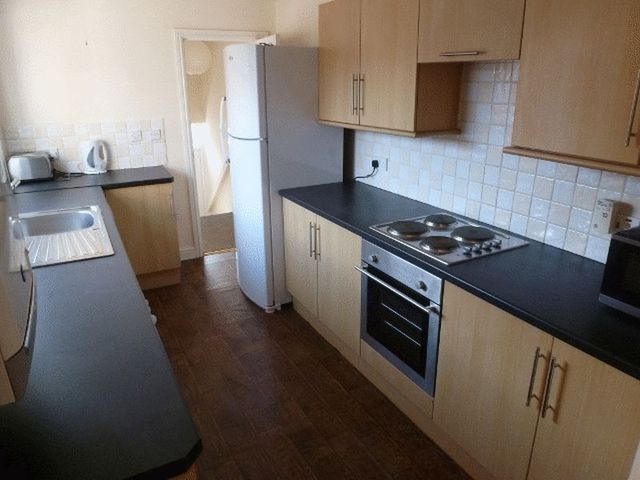  Image of 6 bedroom Detached house to rent in Stratford Grove West Newcastle upon Tyne NE6 at Stratford Grove West Sandyford Byker, NE6 5BB