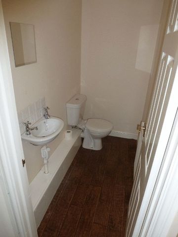  Image of 6 bedroom Detached house to rent in Stratford Grove West Newcastle upon Tyne NE6 at Stratford Grove West Sandyford Byker, NE6 5BB