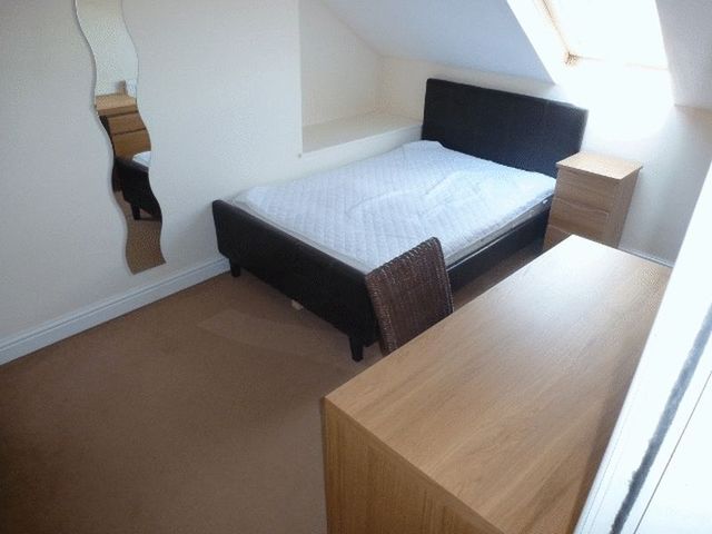  Image of 6 bedroom Detached house to rent in Stratford Grove West Newcastle upon Tyne NE6 at Stratford Grove West Sandyford Byker, NE6 5BB