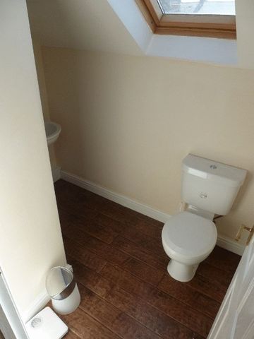  Image of 6 bedroom Detached house to rent in Stratford Grove West Newcastle upon Tyne NE6 at Stratford Grove West Sandyford Byker, NE6 5BB