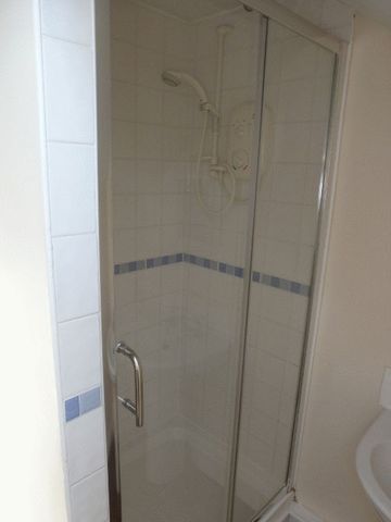  Image of 6 bedroom Detached house to rent in Stratford Grove West Newcastle upon Tyne NE6 at Stratford Grove West Sandyford Byker, NE6 5BB
