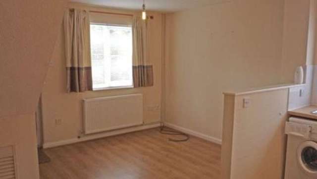  Image of 1 bedroom Cluster House to rent in Hilliard Drive Bradwell Milton Keynes MK13 at Hilliard Drive Bradwell Milton Keynes, MK13 9EW