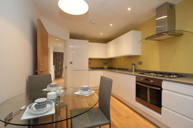  Image of 1 bedroom Flat to rent in St. Marys Road Surbiton KT6 at Surbiton Surrey, KT6 4JG