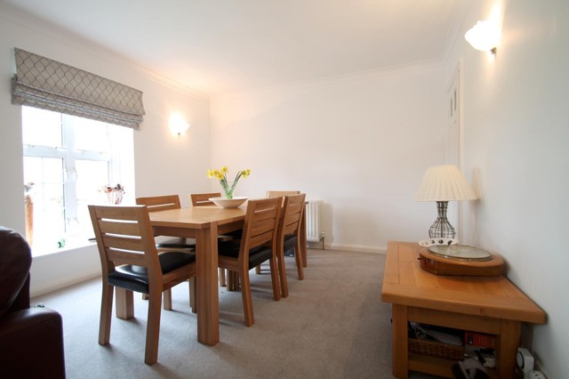  Image of 2 bedroom Flat to rent in St. Andrews Square Surbiton KT6 at St. Andrews Square  Surbiton, KT6 4EB