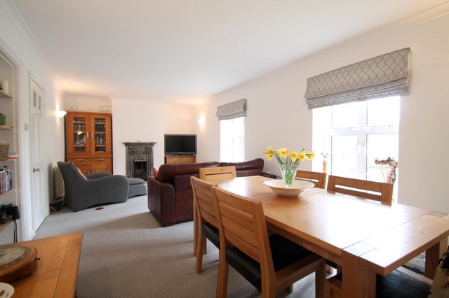  Image of 2 bedroom Flat to rent in St. Andrews Square Surbiton KT6 at St. Andrews Square  Surbiton, KT6 4EB