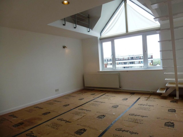  Image of 2 bedroom Flat to rent in Sydenham Road Guildford GU1 at Guildford, GU1 3RY