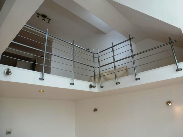  Image of 2 bedroom Flat to rent in Sydenham Road Guildford GU1 at Guildford, GU1 3RY