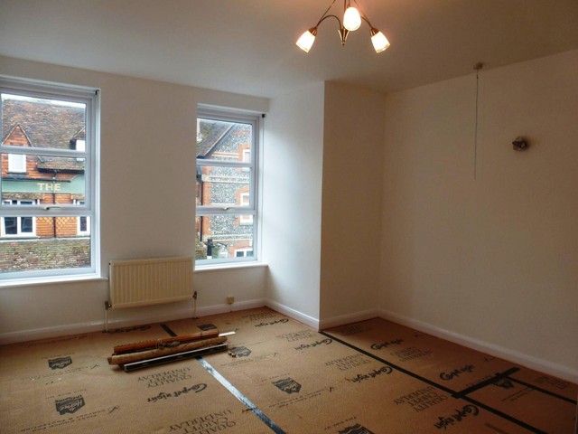  Image of 2 bedroom Flat to rent in Sydenham Road Guildford GU1 at Guildford, GU1 3RY