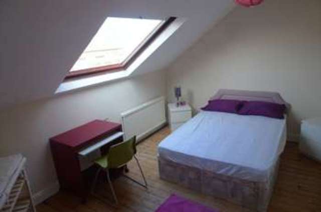  Image of 4 bedroom Terraced house to rent in Talbot Mount Burley Leeds LS4 at Talbot Mount (c) Burley Leeds, LS4 2PF