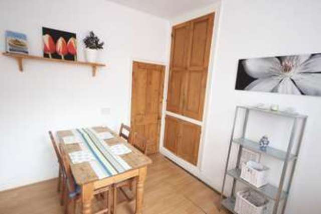  Image of 4 bedroom Terraced house to rent in Talbot Mount Burley Leeds LS4 at Talbot Mount (c) Burley Leeds, LS4 2PF