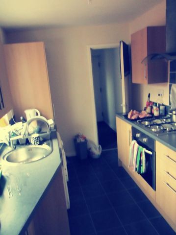  Image of 3 bedroom Flat to rent in Tamworth Road Newcastle upon Tyne NE4 at Tamworth Road Array Blakelaw, NE4 5AP