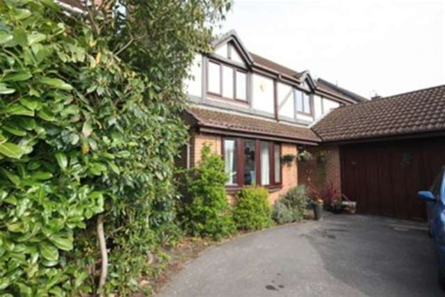  Image of 4 bedroom Detached house to rent in Tavinor Drive Chippenham SN15 at Chippenham, SN15 3FU