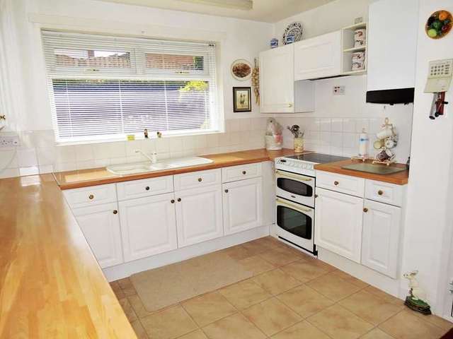  Image of 2 bedroom Bungalow for sale in Templegate Rise Leeds LS15 at Leeds LS15 Leeds, LS15 0HG