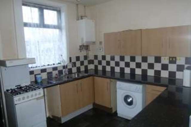  Image of 2 bedroom Terraced house to rent in Tennyson Street Rochdale OL11 at Rochdale OL11 1LY Rochdale, OL11 1LY