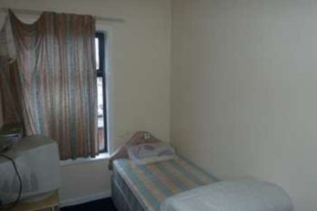  Image of 2 bedroom Terraced house to rent in Tennyson Street Rochdale OL11 at Rochdale OL11 1LY Rochdale, OL11 1LY