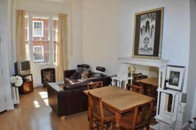  Image of 2 bedroom Flat for sale in Thames Street Sunbury-on-Thames TW16 at Thames Street  Sunbury-On-Thames, TW16 5QF