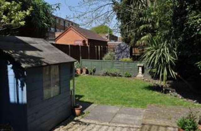  Image of 2 bedroom Flat for sale in Thames Street Sunbury-on-Thames TW16 at Thames Street  Sunbury-On-Thames, TW16 5QF