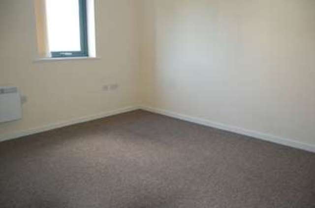  Image of 2 bedroom Flat to rent in The Decks Runcorn WA7 at The Decks  Runcorn, WA7 1GR