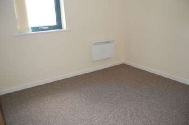  Image of 2 bedroom Flat to rent in The Decks Runcorn WA7 at The Decks  Runcorn, WA7 1GR