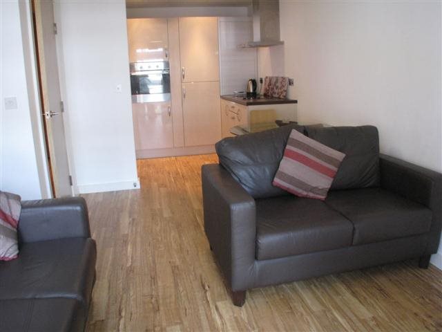  Image of 1 bedroom Flat to rent in Plaza Boulevard Liverpool L8 at 14 Plaza Boulevard  Marshside, L8 5RS