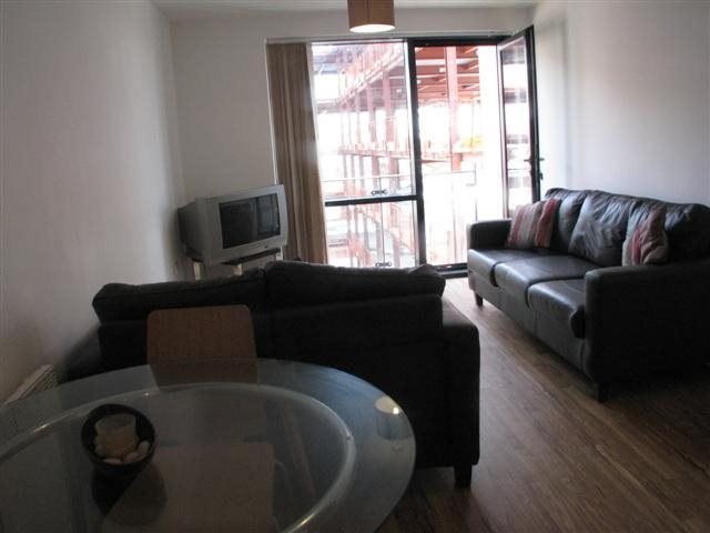  Image of 1 bedroom Flat to rent in Plaza Boulevard Liverpool L8 at 14 Plaza Boulevard  Marshside, L8 5RS