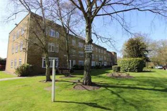  Image of 2 bedroom Flat to rent in Games Road Cockfosters Barnet EN4 at The Grange Games Road Games Road, EN4 9HR