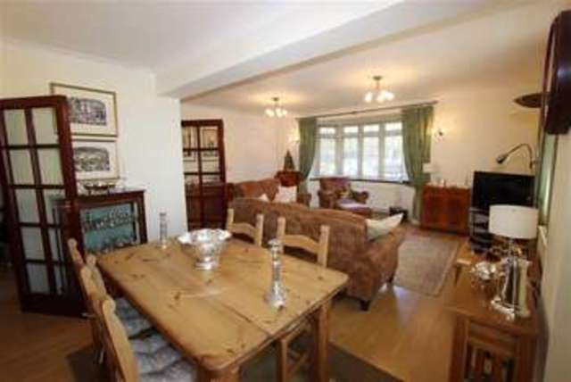  Image of 2 bedroom Flat to rent in Games Road Cockfosters Barnet EN4 at The Grange Games Road Games Road, EN4 9HR