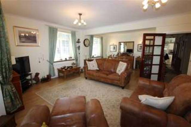  Image of 2 bedroom Flat to rent in Games Road Cockfosters Barnet EN4 at The Grange Games Road Games Road, EN4 9HR