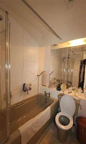  Image of 2 bedroom Flat to rent in Games Road Cockfosters Barnet EN4 at The Grange Games Road Games Road, EN4 9HR