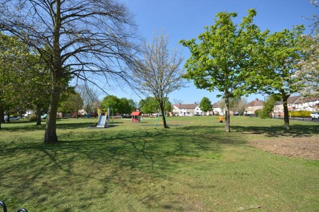  Image of 1 bedroom Semi-Detached house to rent in The Green London W3 at East Acton  London, W3 7PQ
