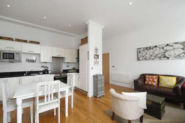  Image of 2 bedroom Flat for sale in Clapham Common South Side London SW4 at The Latitude  130 Clapham Common Southside, SW4 9DX