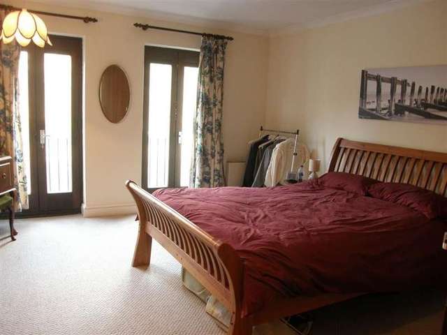  Image of 2 bedroom Town House to rent in The Plummery Reading RG1 at The Plummery Blakes Cottages Reading, RG1 3JQ