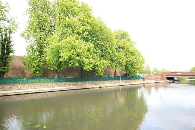  Image of 2 bedroom Town House to rent in The Plummery Reading RG1 at The Plummery Blakes Cottages Reading, RG1 3JQ