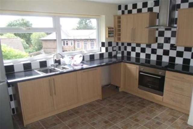  Image of 2 bedroom Flat to rent in Thoresby Court Nottingham NG3 at Nottingham, NG3 5EH