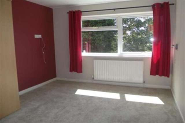  Image of 2 bedroom Flat to rent in Thoresby Court Nottingham NG3 at Nottingham, NG3 5EH