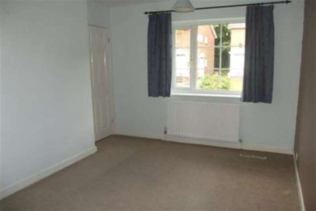 Image of 2 bedroom Flat to rent in Thoresby Court Nottingham NG3 at Nottingham, NG3 5EH