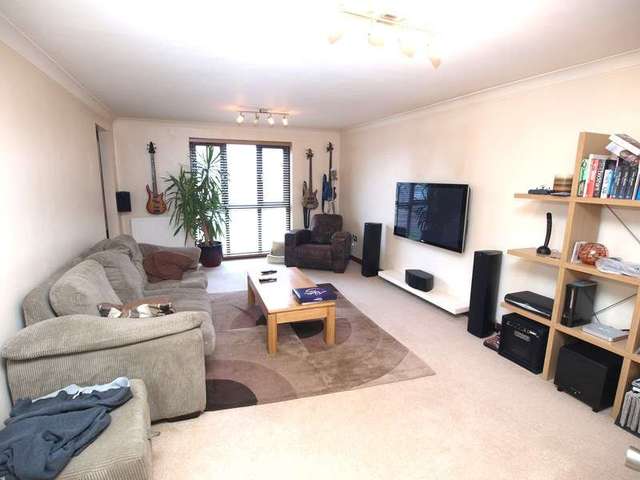  Image of 2 bedroom Ground Flat to rent in Thorpe Hall Close Norwich NR7 at Thorpe Hall Close thorpe st andrew Norwich, NR7 0TH
