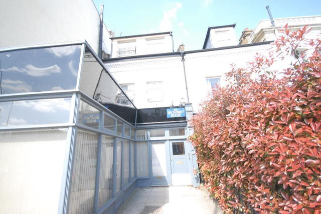  Image of 1 bedroom Flat to rent in Tooting High Street London SW17 at Tooting, SW17 0SF