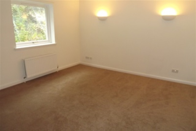  Image of 2 bedroom Flat to rent in Greenock Road Wemyss Bay PA18 at Wemyss Bay Inverclyde Inverclyde, PA18 6DT